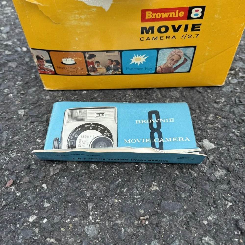 Kodak‎ Brownie 8 No. 142 Movie Camera F/2.7 8mm Original Box & Manual Working